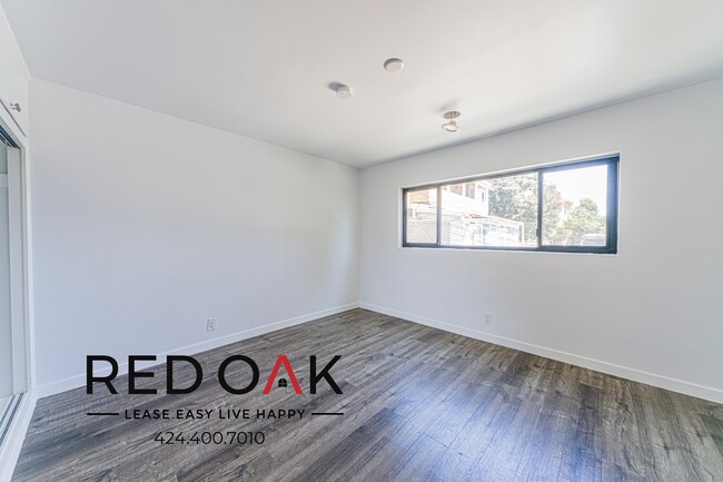 8770 Shoreham Dr Unidad 4