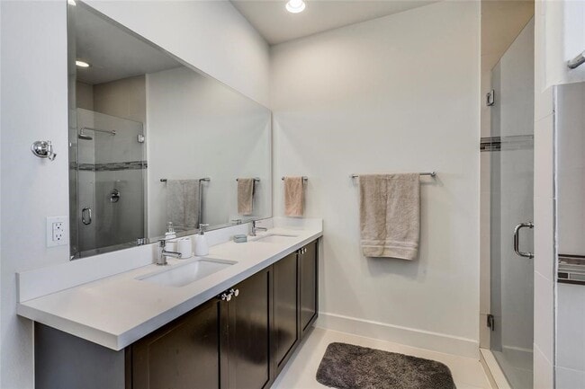 Photo - 2612A Polk St Unit B