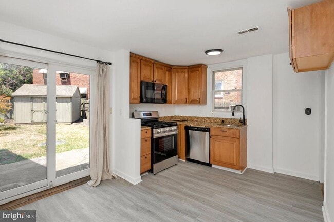 Photo - 2446 S Nelson St