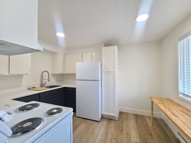 Photo - 2021-2023 N Astor Unit 2021