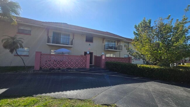 Building Photo - 11606 NW 29th St Unit 1a
