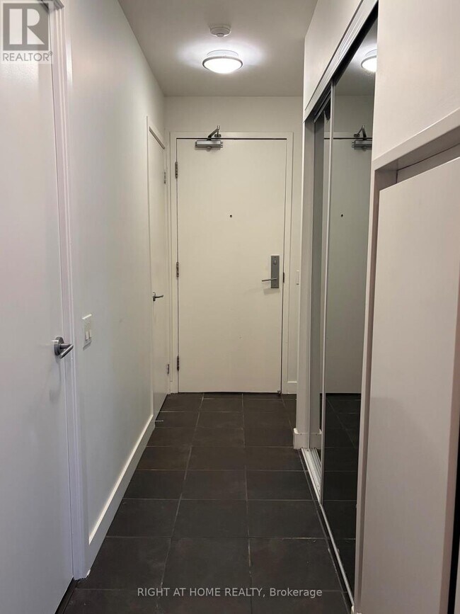 Photo - 38 Niagara St Unit 304