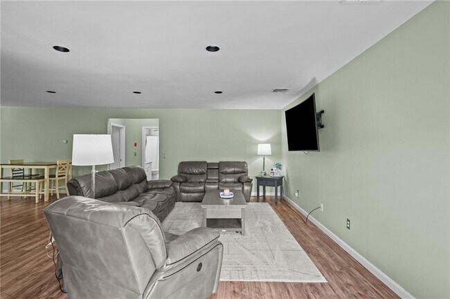 Photo - 774 Cooper Rd