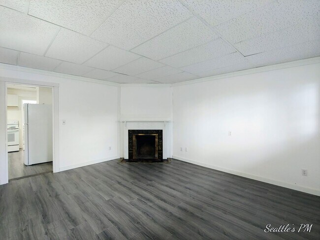 Photo - 258 E Newton St Unit Apt 1