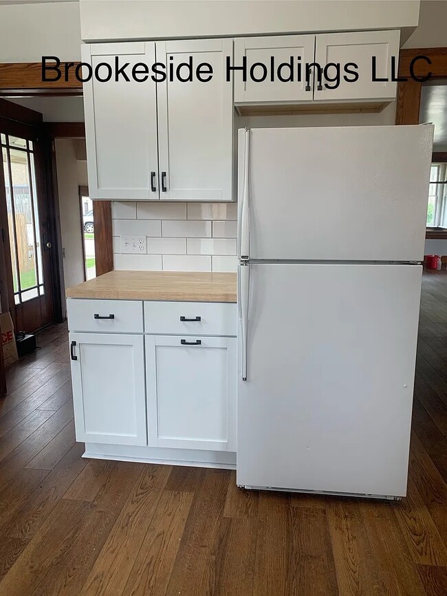 Kitchen - 33 Washington St Unit 1