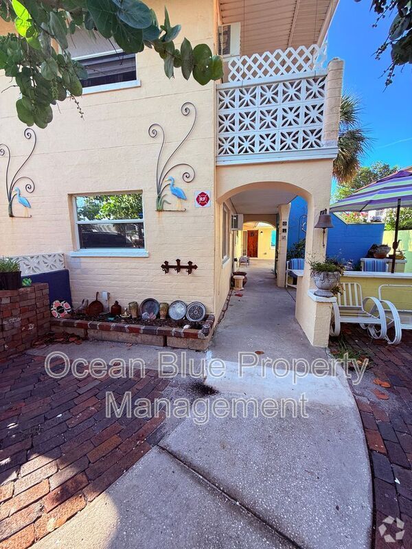 Building Photo - 664 76th Ave Unit Apt 3