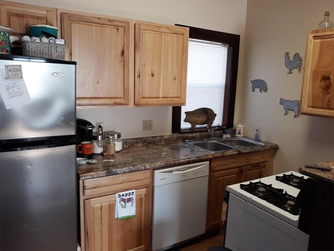 Photo - 516 W 5th Ave