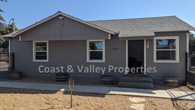 Building Photo - 10385 Reese Cir Unit 10385 Reese Cr. Room-2, Salinas, CA 93907 Rental