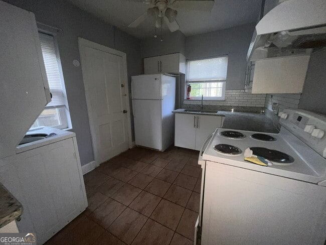 Photo - 1067 Boulevard