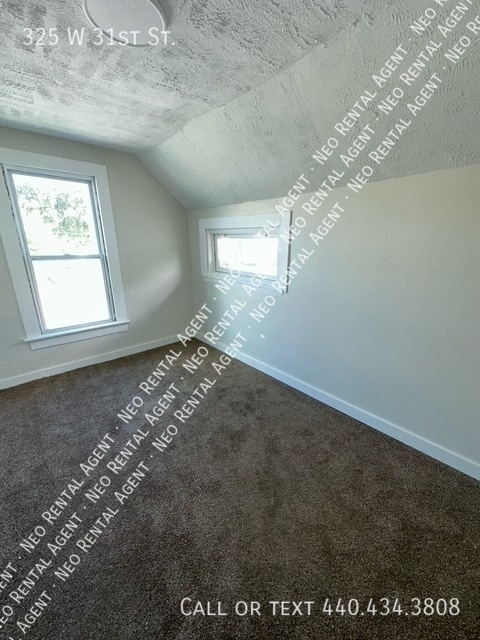 Photo - 325 W 31st St