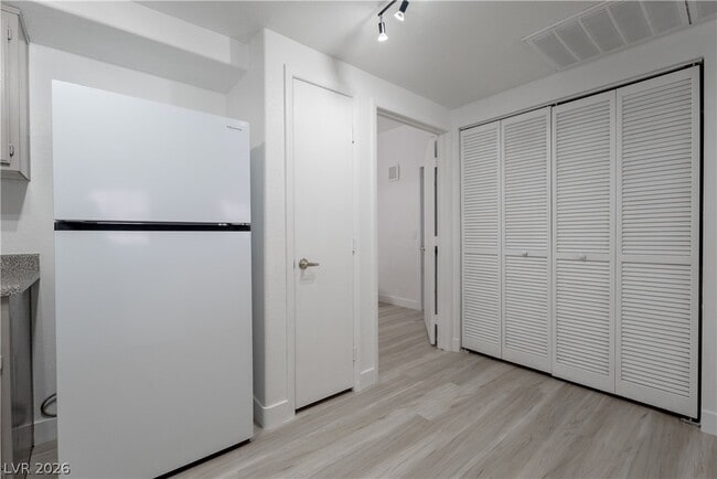 10245 S Maryland Pkwy Unit 1212