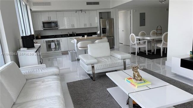 Photo - 92 SW 3rd St Unit 92 SW 3rd St # 1505