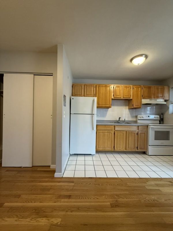 Photo - 565 Hyde Park Ave