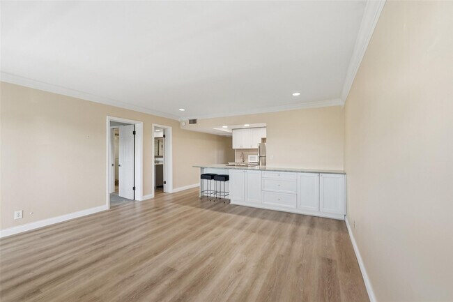 Photo - 801 NE 18th Ct Unidad 202