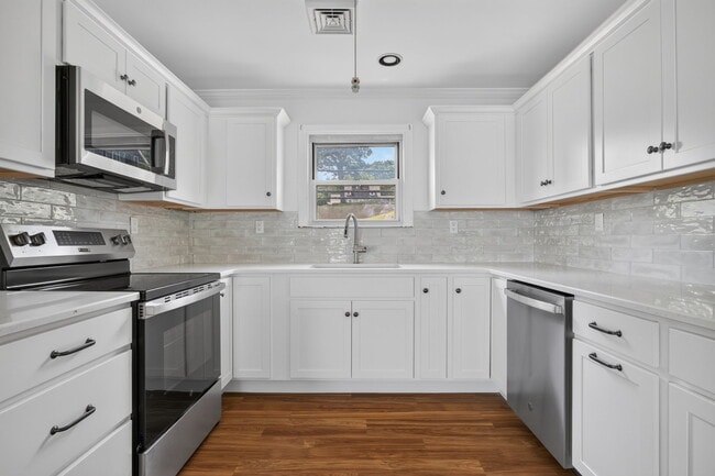 Photo - 272 Elm St