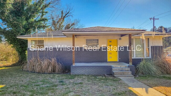 Building Photo - 1202 Greenwood Rd