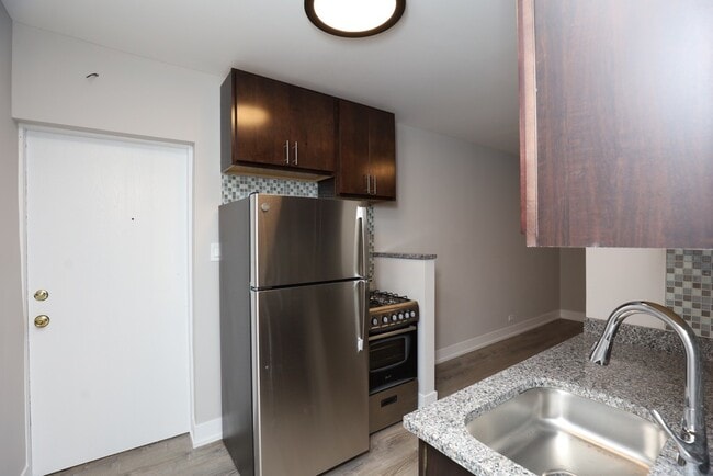 Photo - 814 W Cornelia Ave Unit 703