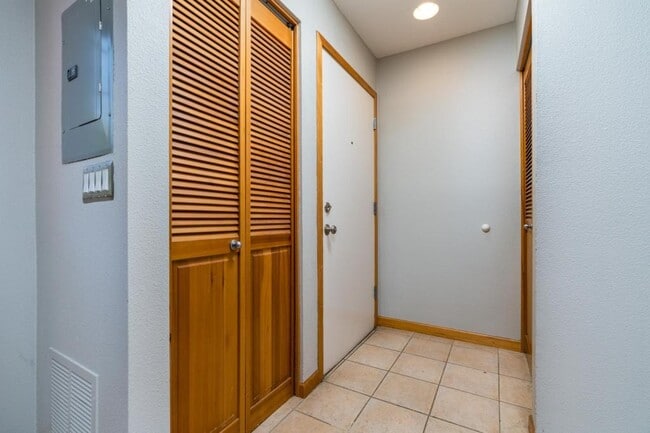 Photo - 820 NW Naito Pkwy Rental