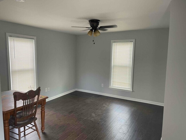 Photo - 300 Crawford St