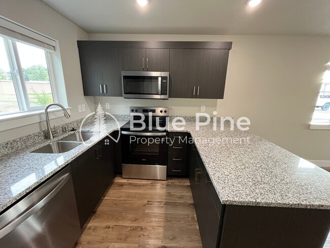 Photo - 1622 Hannah Ln