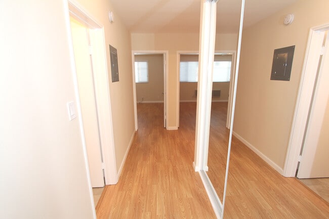 Encino Woodley Apartments