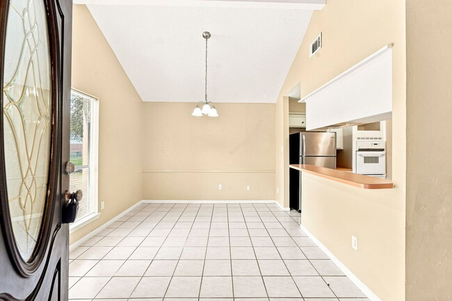 Photo - 703 Conestoga Cir