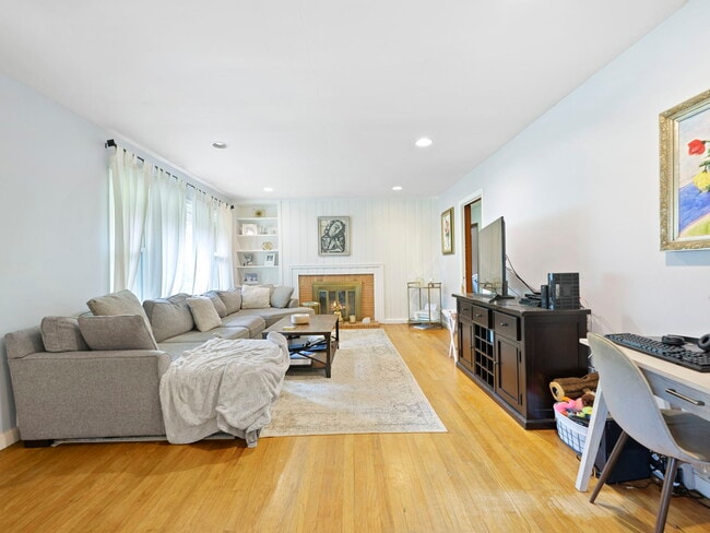 Photo - 1870 Briarlake Cir