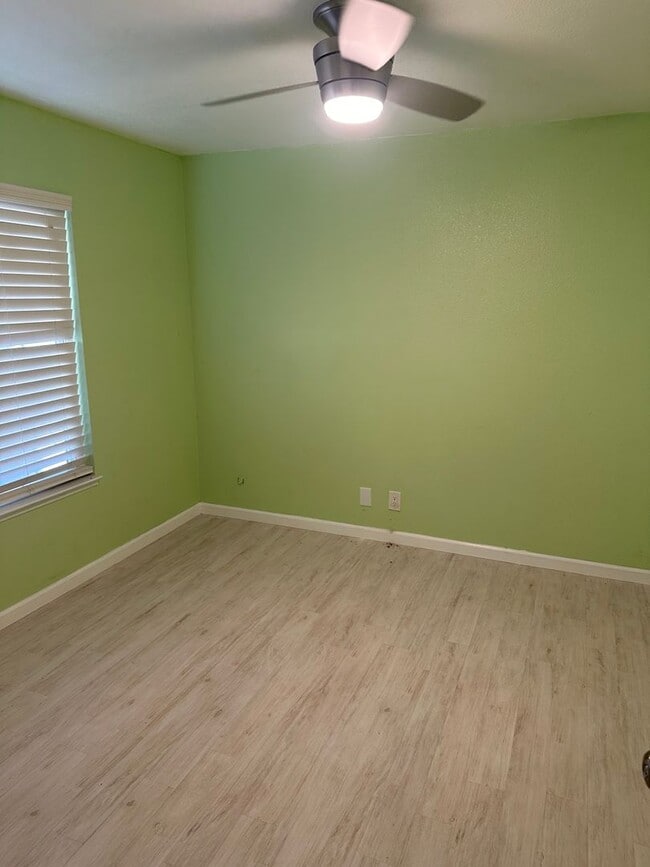 Photo - 2412 Vera Cruz Dr Unit #1