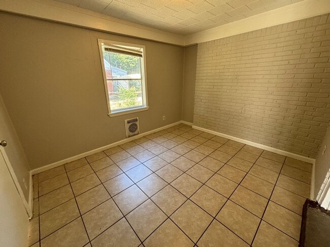 Photo - 4280 Emily Ave