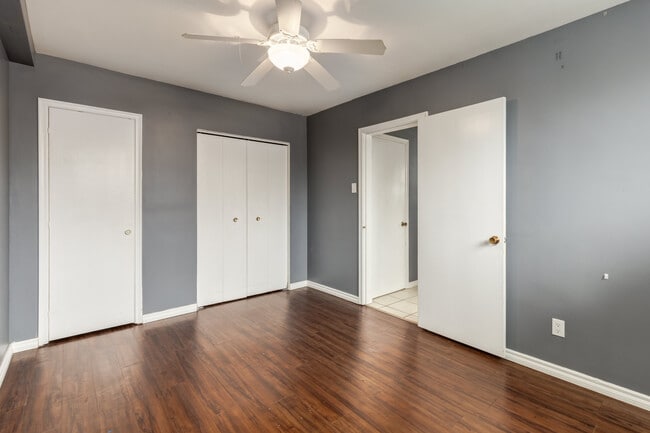 Photo - Kent Apartments