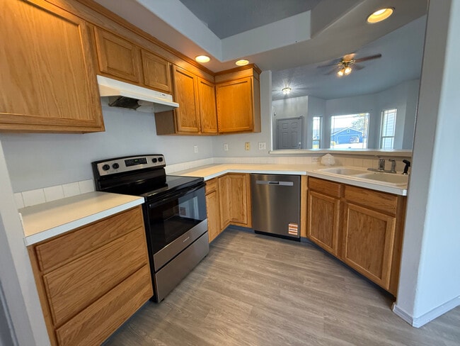 Photo - 607 Meadowbrook Dr