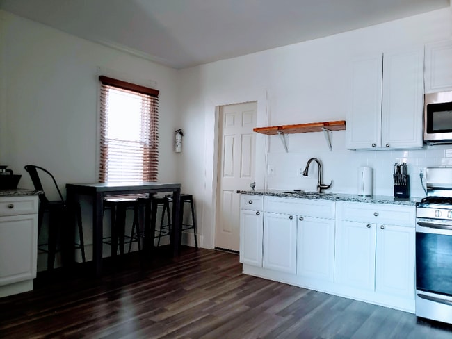 Photo - 628 William St