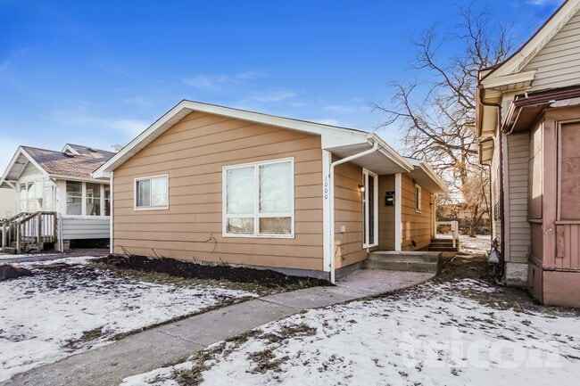 Photo - 1000 Concordia Ave