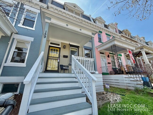 Photo - 159 V St NE