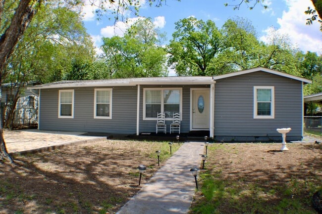 Building Photo - 1141 Katy St