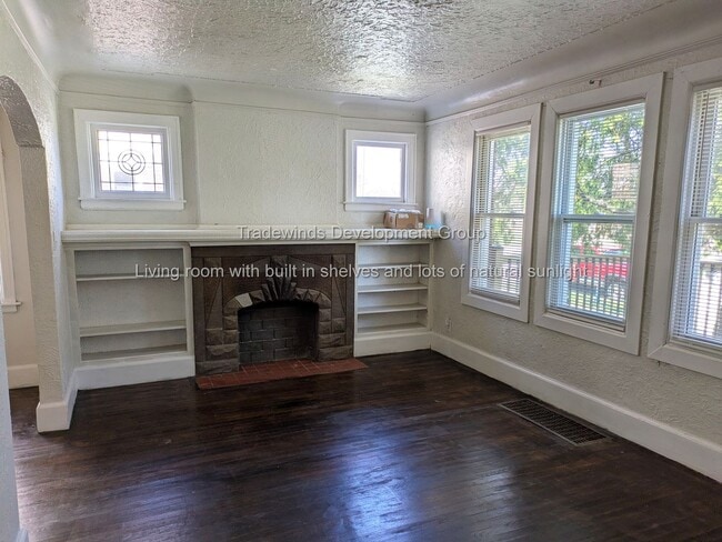 Photo - 9171 Bishop-4BR Bungalow - Hardwoods/Updated Kitchen - Yorkshire Woods - 48224