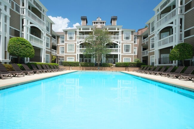 Building Photo - Charleston Court Rental