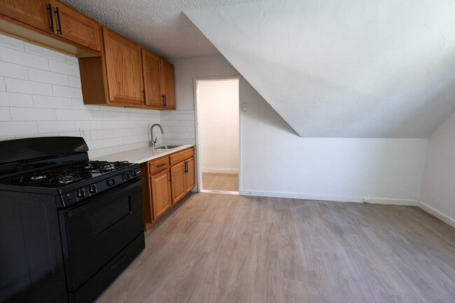 Photo - 8 Colonial Ave Unit 3