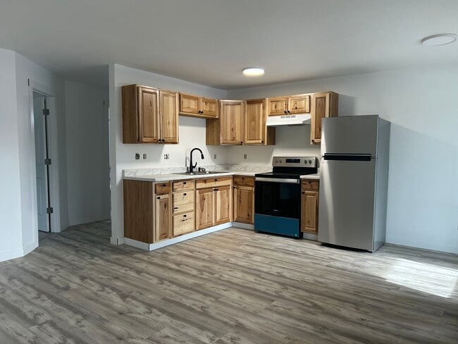 Building Photo - Duben Unit 2