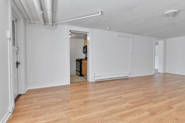 Photo - $1,395.00, 1 bed, 1 bath newly renovated b... Unit 3338-B