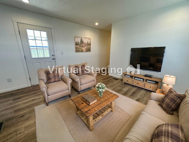 Photo - 2060 N Center St