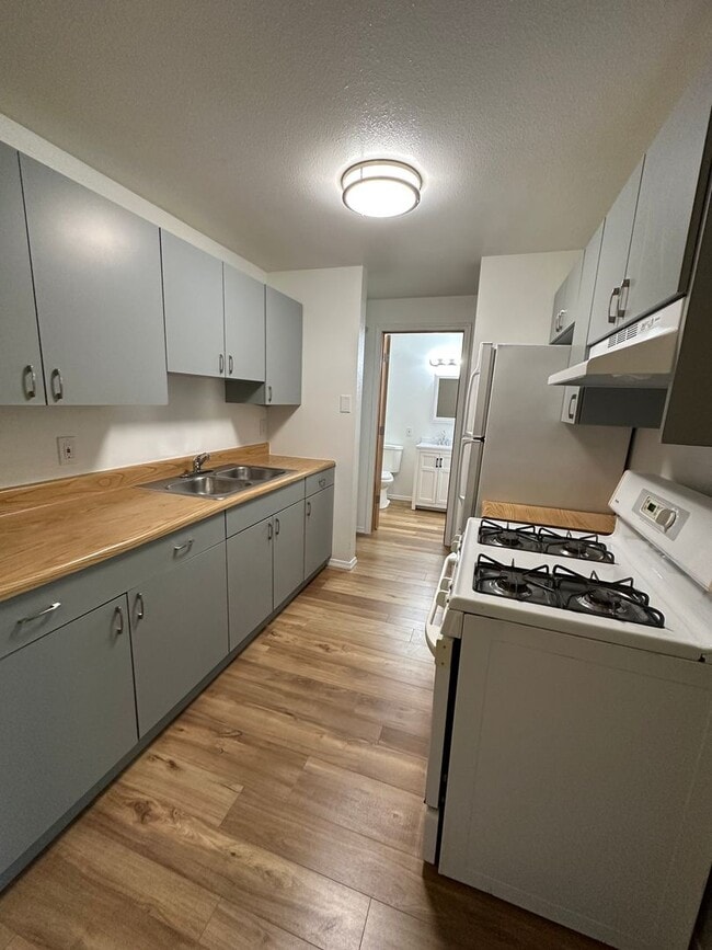 Photo - Downtown Renton Apartment W/S/G and 2 parking spaces included Unit 7
