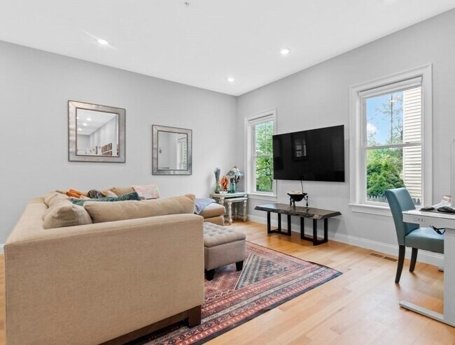 Photo - 25 Chilcott Pl Unit 1