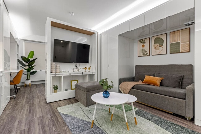 Building Photo - 12607 Larchmere Blvd Unit ID1467758P