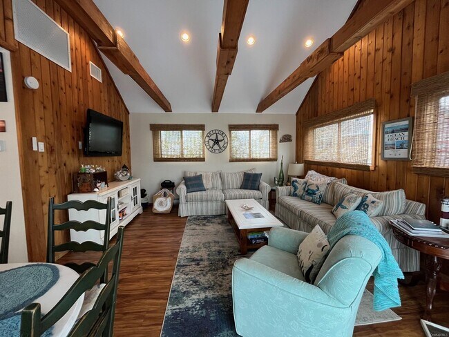 142 Bungalow Ln