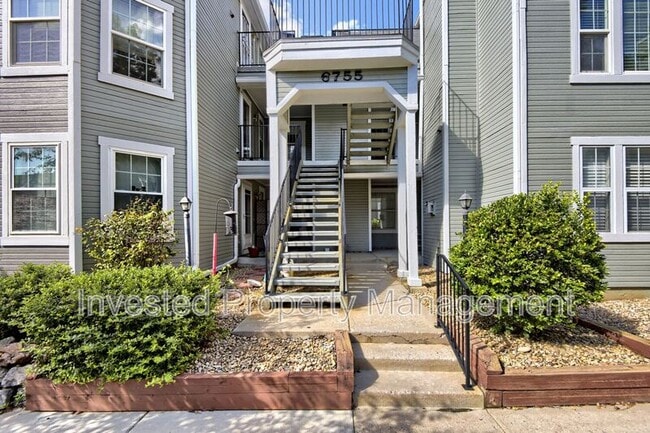 Building Photo - 6755 S Ivy St Unit Apt B6
