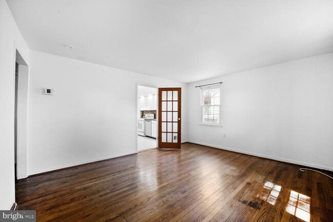 Building Photo - 9506 52nd Ave