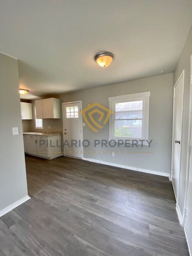 Photo - Updated Style Ranch House in Anderson with 3 Bedrooms and 1 Bathroom is Available NOW!