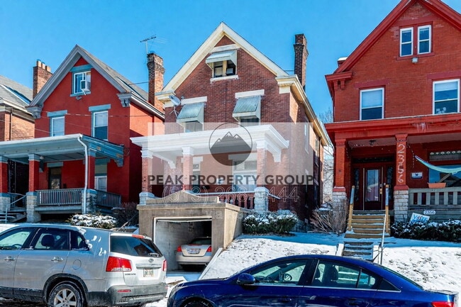 Building Photo - 2358 Stratford Ave