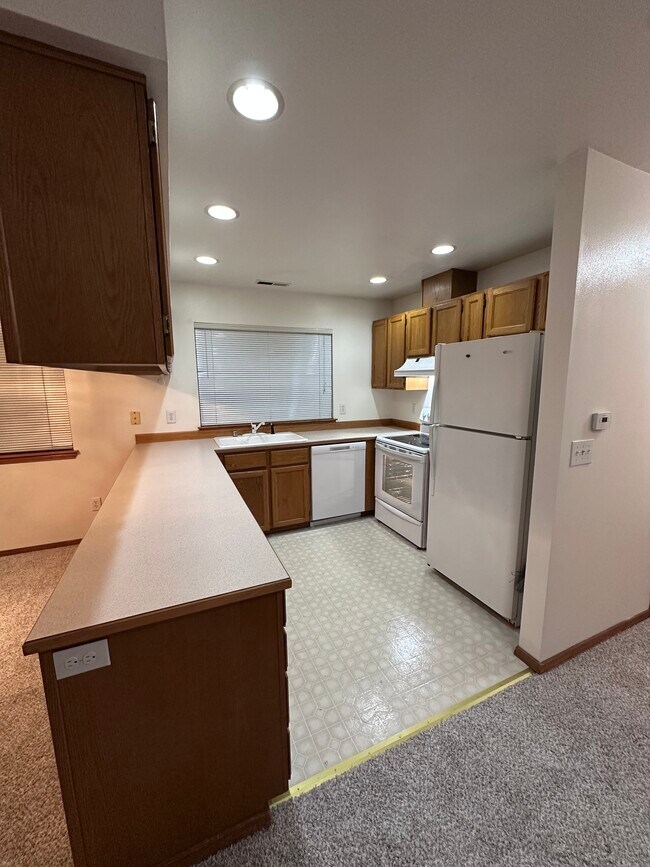 Kitchen - 2210 Xenia St Unit B